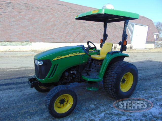 2010 John Deere 4520_1.jpg